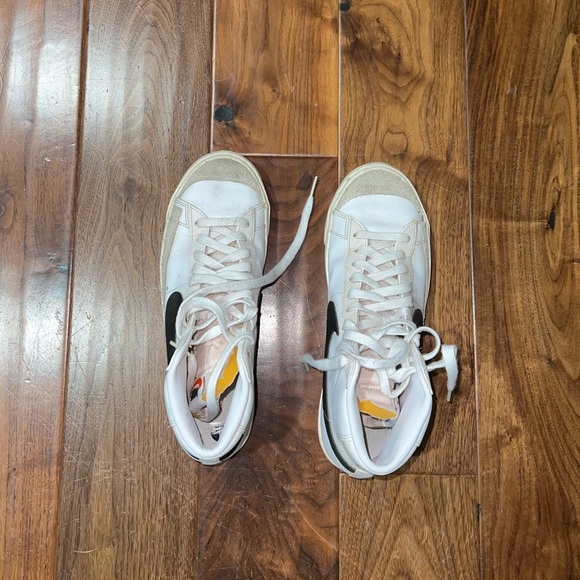 NIKE BLAZERS MID’ 77 VINTAGE SIZE 8 - Picture 2 of 6